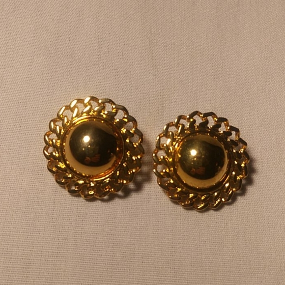 Avon Bold Gold Tone Chain CLIP Earrings - Picture 1 of 4